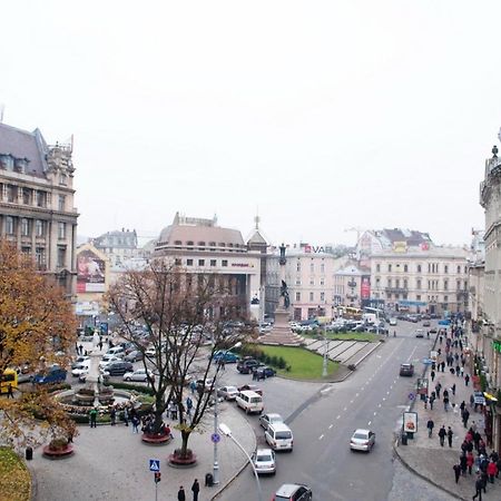 Apartments On Svobody Avenue- The Center Of Лвив Екстериор снимка