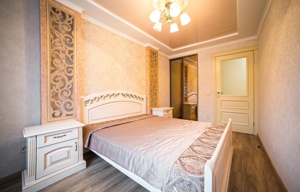 Apartments On Svobody Avenue- The Center Of Лвив Екстериор снимка
