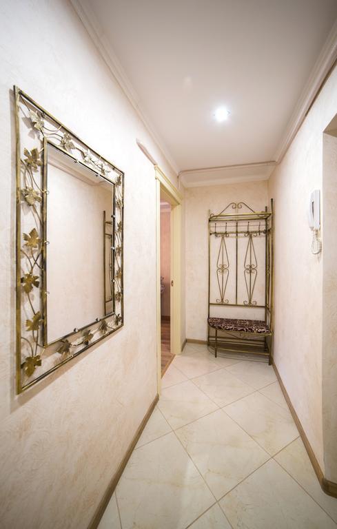 Apartments On Svobody Avenue- The Center Of Лвив Екстериор снимка