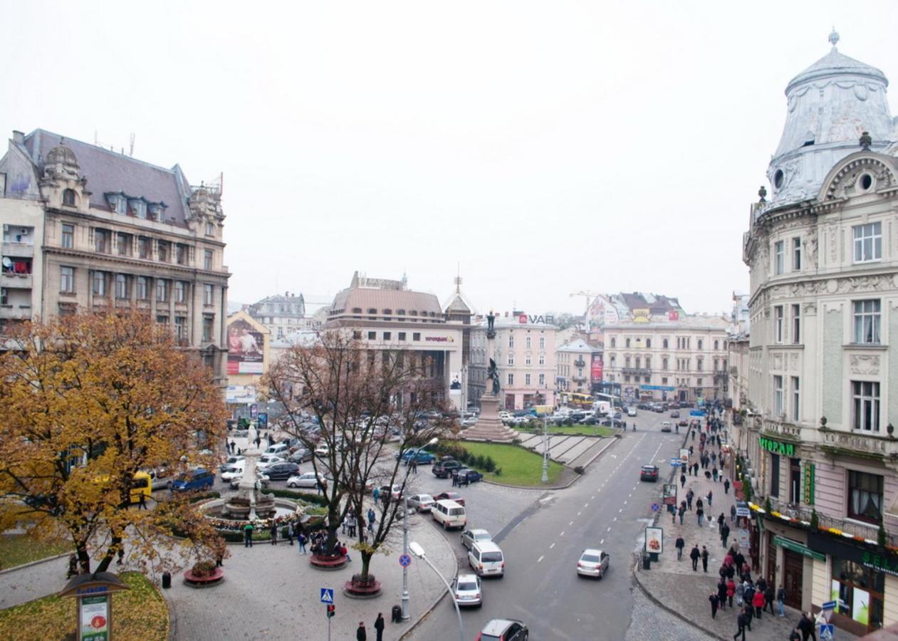 Apartments On Svobody Avenue- The Center Of Лвив Екстериор снимка